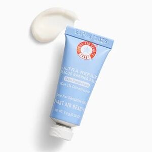 FIRST AID BEAUTY Ultra Repair Rescue Barrier with Dimethicone